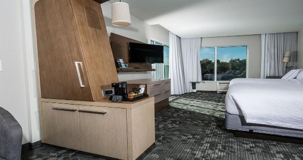 Courtyard by Marriott Columbia Cayce image 6